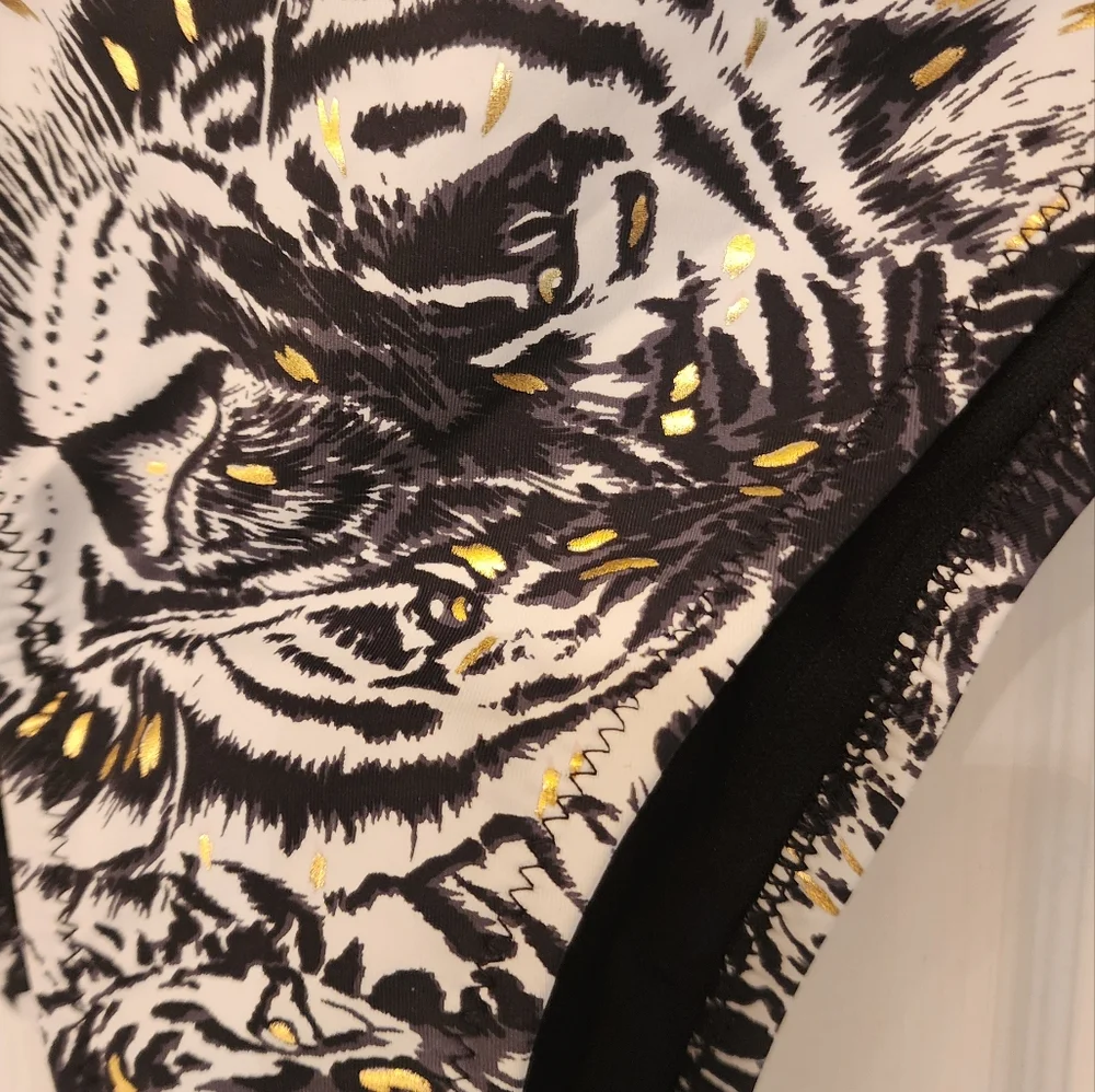 SEEKERS Australia White Tiger Triangle bikini black/white/gold SM top/Med Bottom
